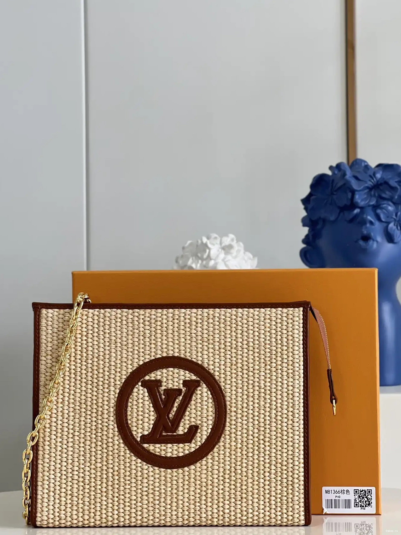 LOUIS ON TOILETRY CHAIN POUCH VUITTON 0606
